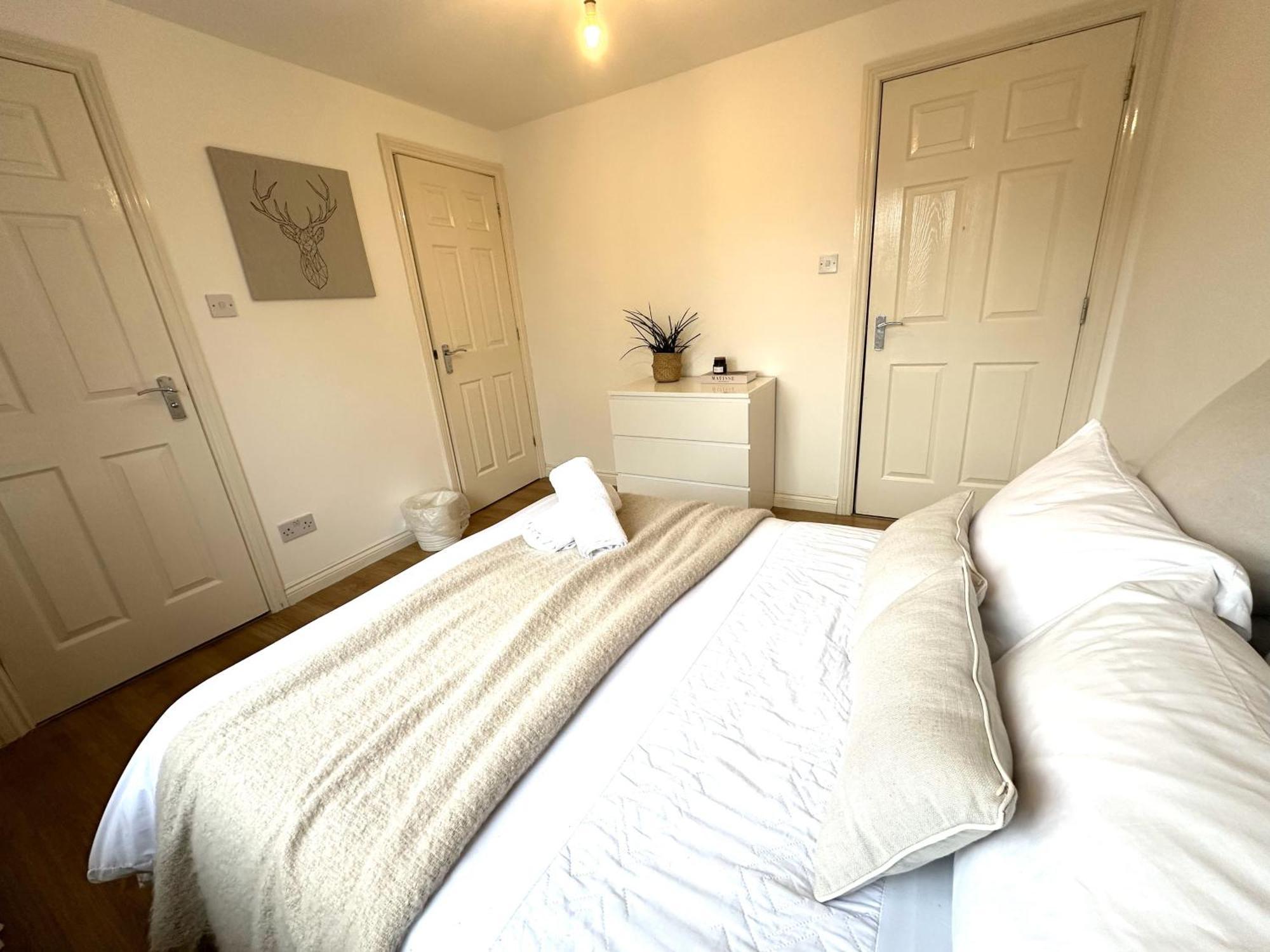 Private Room With En-Suite And Parking In Shared Flat 글라스고 외부 사진